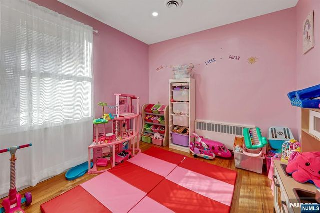 745 Washington Avenue, Twp Of Washington, NJ 07676