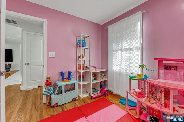 745 Washington Avenue, Twp Of Washington, NJ 07676