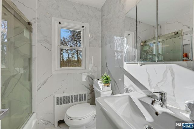 745 Washington Avenue, Twp Of Washington, NJ 07676