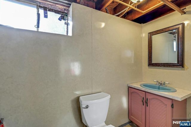 745 Washington Avenue, Twp Of Washington, NJ 07676