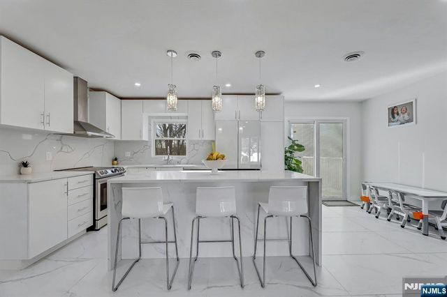 745 Washington Avenue, Twp Of Washington, NJ 07676