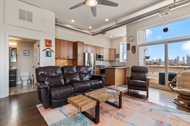 949 N Willard Court 504, Chicago, IL 60642