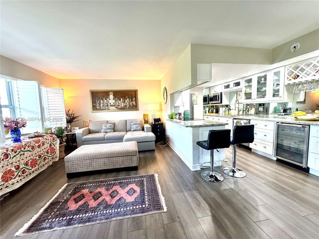 3205 Portofino Pt J4, Coconut Creek, FL 33066