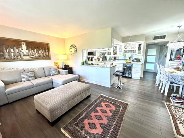 3205 Portofino Pt J4, Coconut Creek, FL 33066