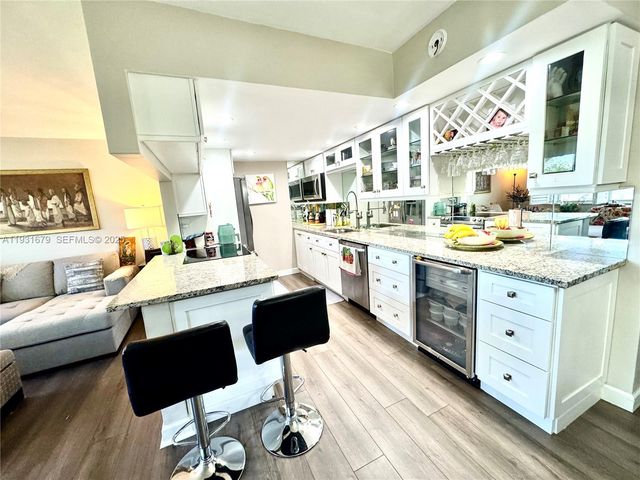 3205 Portofino Pt J4, Coconut Creek, FL 33066