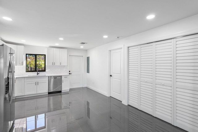 1827 Palm Acres Drive 3, Palm Springs, FL 33406