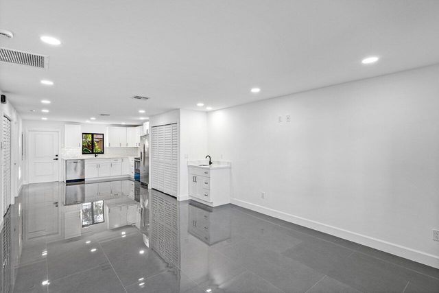 1827 Palm Acres Drive 3, Palm Springs, FL 33406