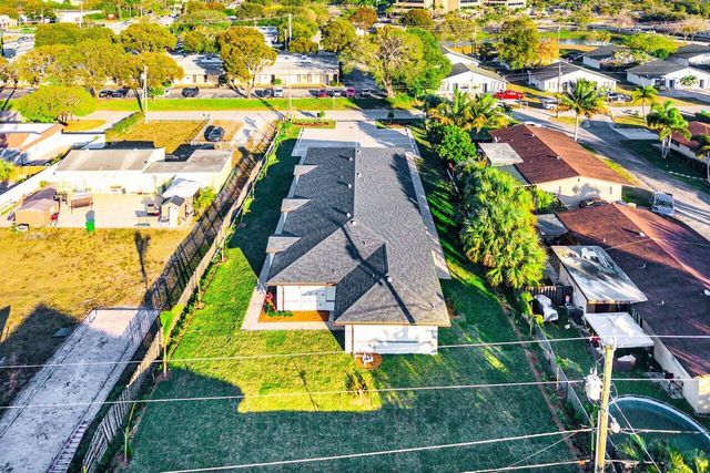 1827 Palm Acres Drive 3, Palm Springs, FL 33406