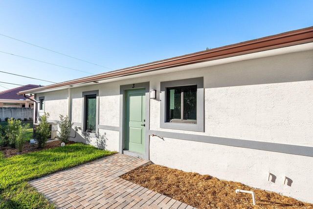 1827 Palm Acres Drive 3, Palm Springs, FL 33406