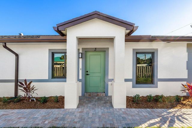 1827 Palm Acres Drive 3, Palm Springs, FL 33406