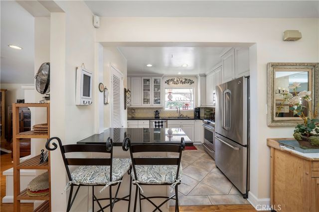 4571 Canoga Drive, Woodland Hills, CA 91364