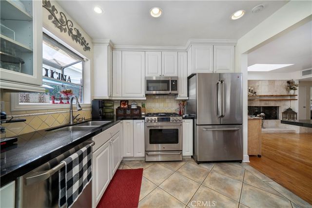 4571 Canoga Drive, Woodland Hills, CA 91364