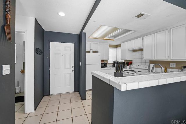 2157 Kings View Cir., Spring Valley, CA 91977