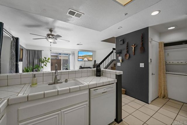 2157 Kings View Cir., Spring Valley, CA 91977