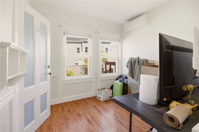 21 Clinton Avenue, Newport, RI 02840