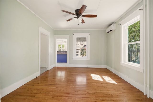 21 Clinton Avenue, Newport, RI 02840