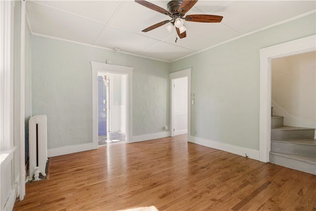 21 Clinton Avenue, Newport, RI 02840
