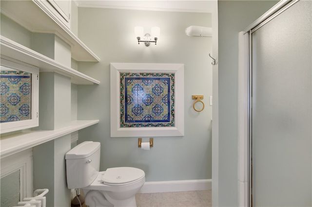 21 Clinton Avenue, Newport, RI 02840