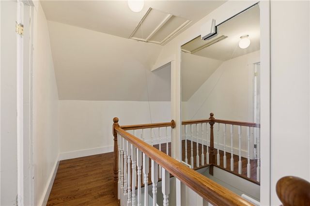21 Clinton Avenue, Newport, RI 02840