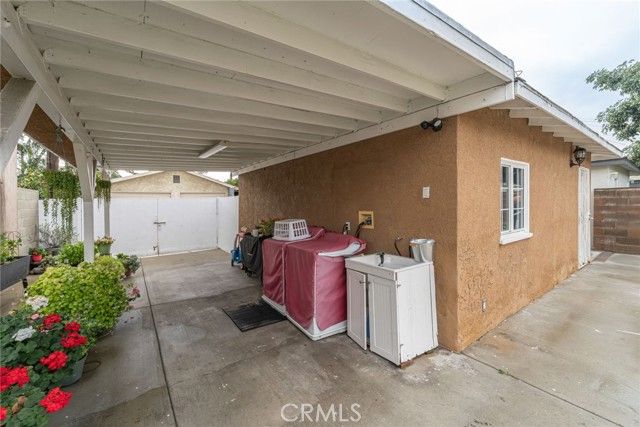 1644 E Poppy Street, Long Beach, CA 90805