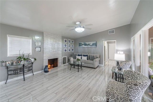 1644 E Poppy Street, Long Beach, CA 90805