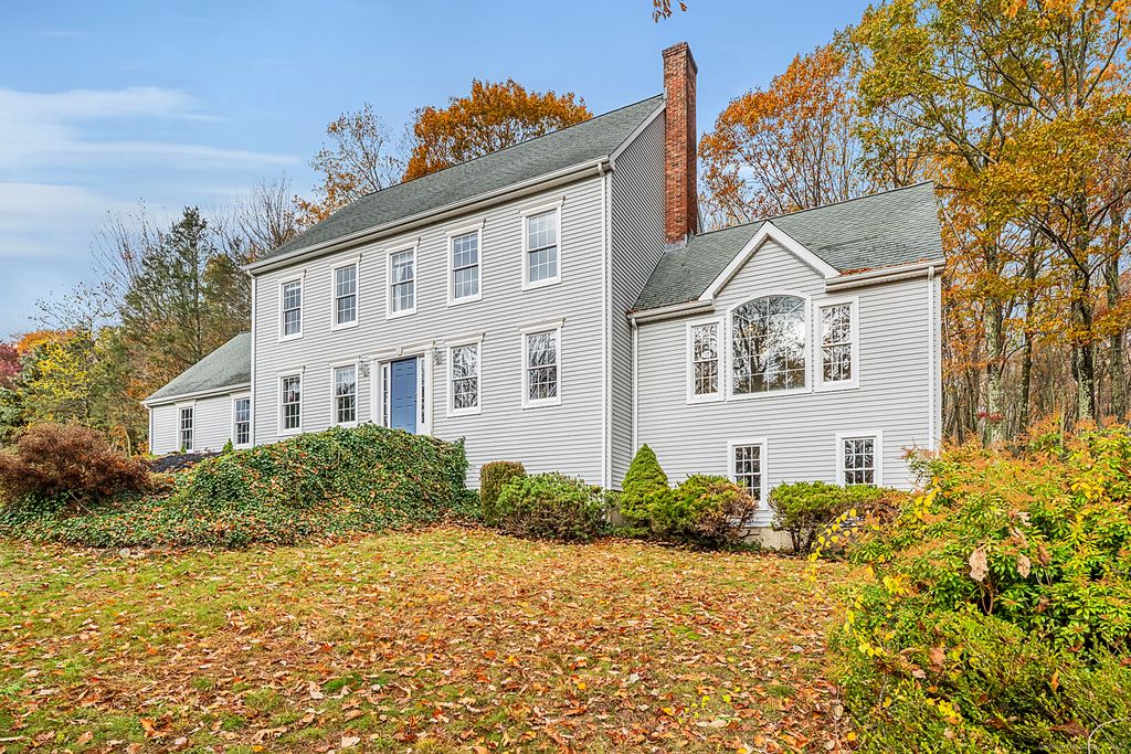 8 Briar Cliff, Burlington, CT 06013