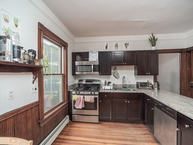 318 Beacon St 2, Somerville, MA 02143