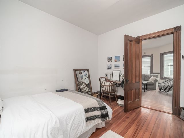 318 Beacon St 2, Somerville, MA 02143