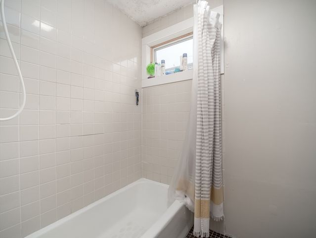 318 Beacon St 2, Somerville, MA 02143