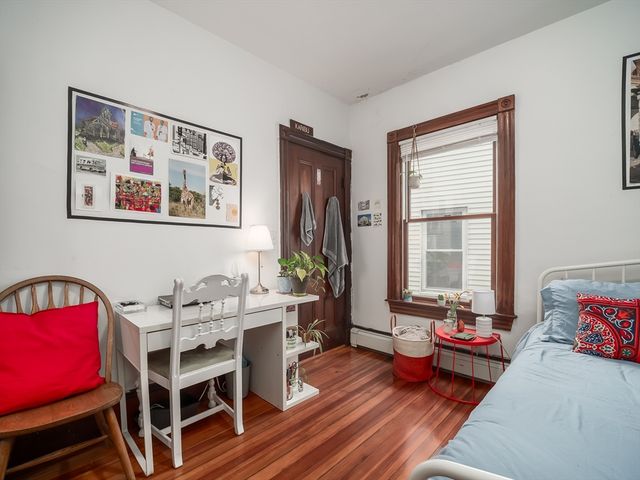 318 Beacon St 2, Somerville, MA 02143