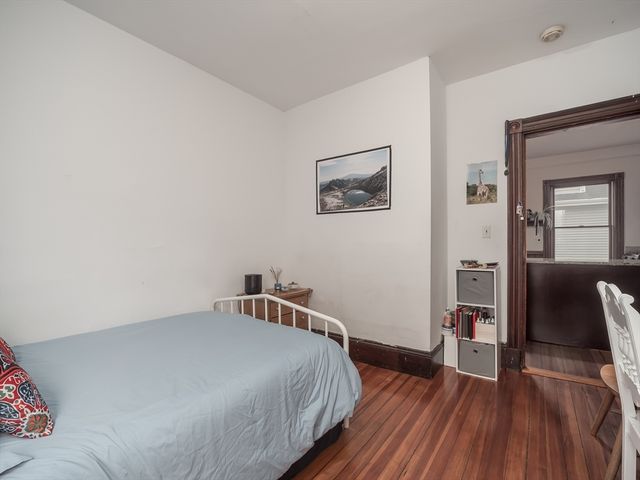 318 Beacon St 2, Somerville, MA 02143