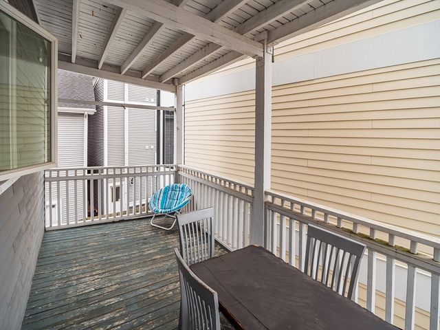 318 Beacon St 2, Somerville, MA 02143