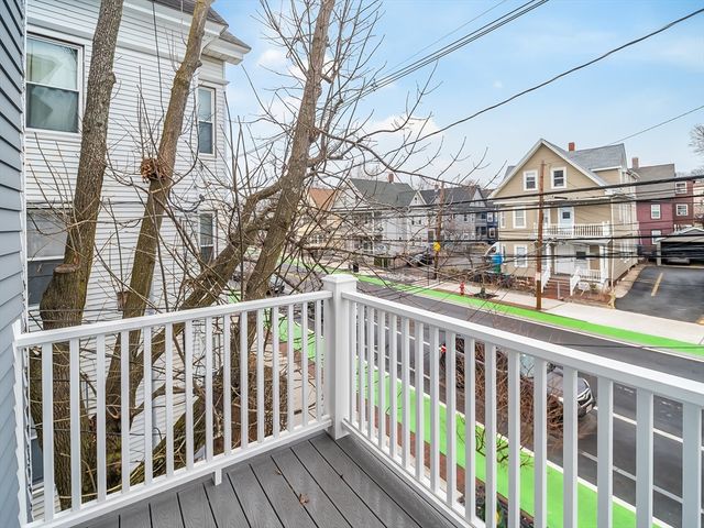 318 Beacon St 2, Somerville, MA 02143