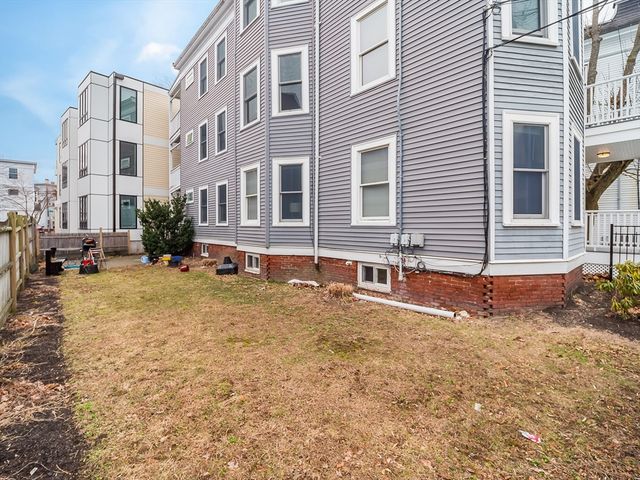 318 Beacon St 2, Somerville, MA 02143