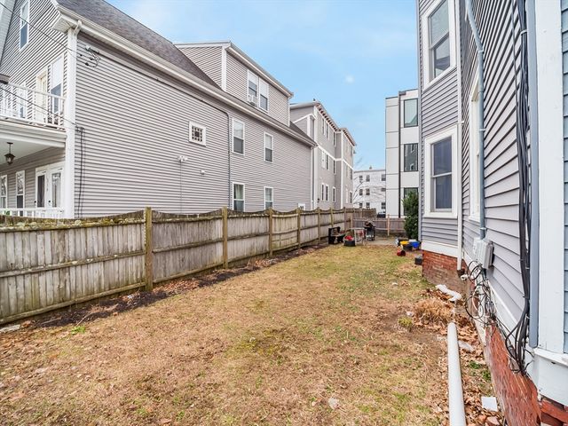 318 Beacon St 2, Somerville, MA 02143