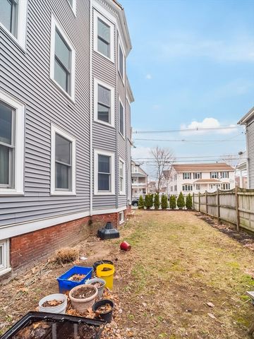 318 Beacon St 2, Somerville, MA 02143