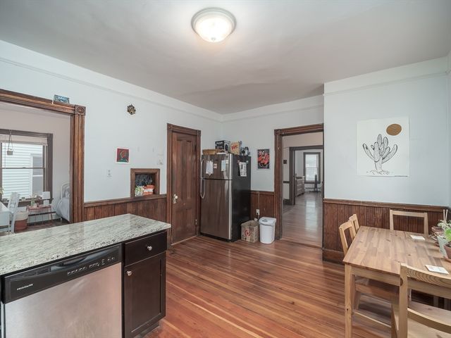 318 Beacon St 2, Somerville, MA 02143
