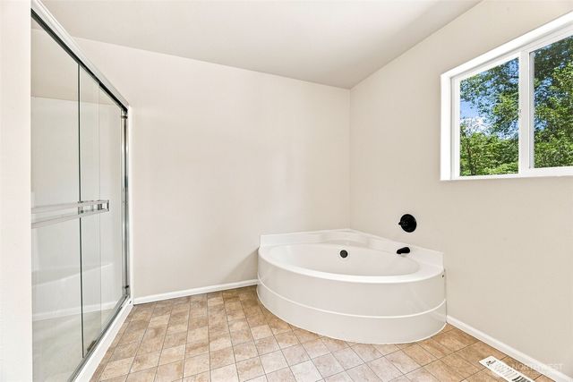 1404 Daffodil Avenue NE, Orting, WA 98360