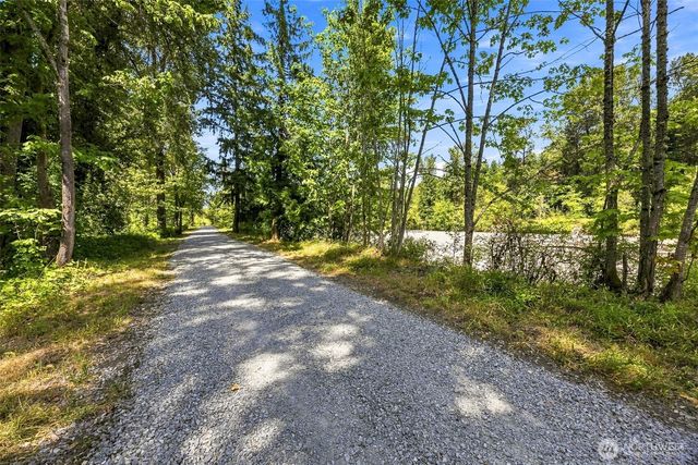 1404 Daffodil Avenue NE, Orting, WA 98360