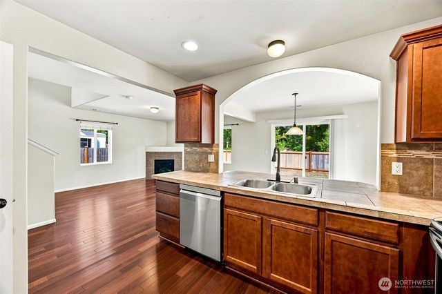1404 Daffodil Avenue NE, Orting, WA 98360