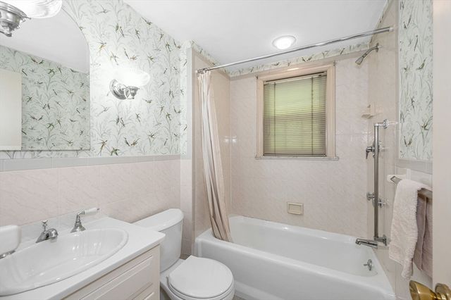 16 Cottage Park, Reading, MA 01867