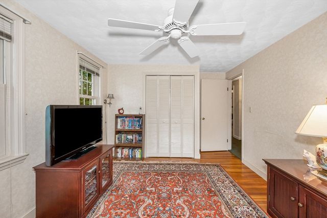 16 Cottage Park, Reading, MA 01867