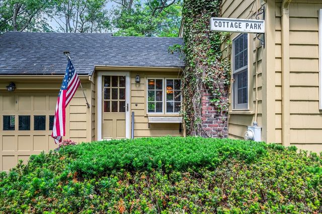16 Cottage Park, Reading, MA 01867