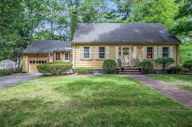 16 Cottage Park, Reading, MA 01867