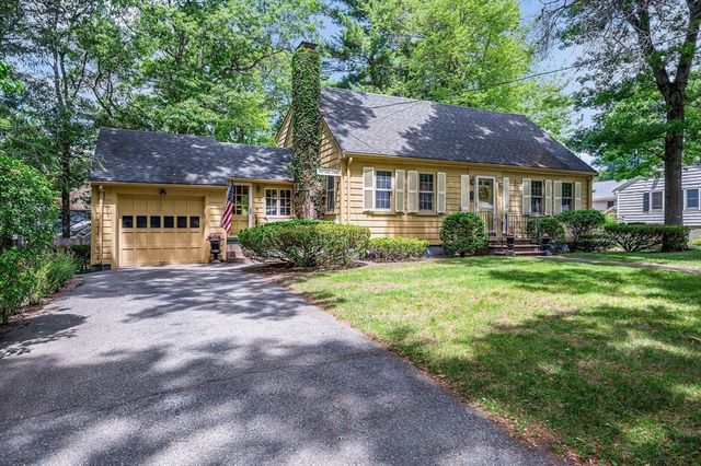 16 Cottage Park, Reading, MA 01867