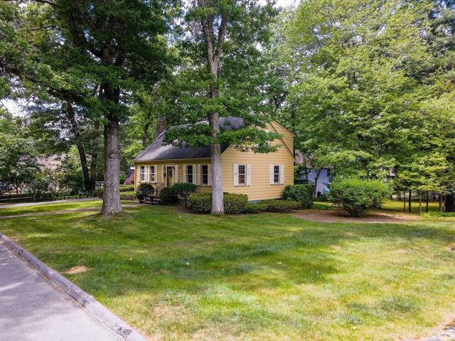 16 Cottage Park, Reading, MA 01867