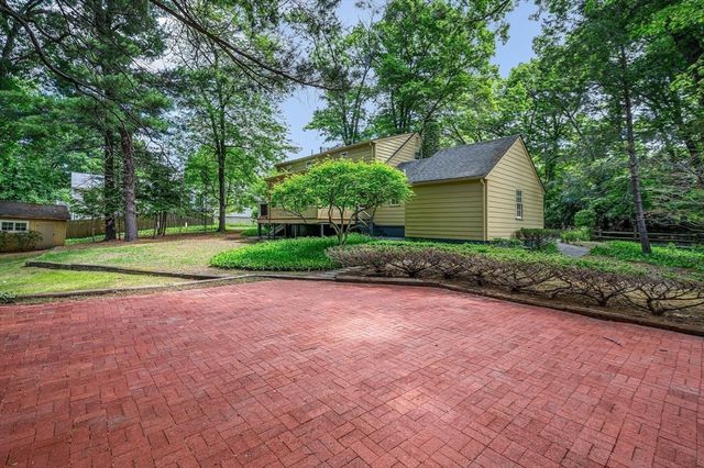 16 Cottage Park, Reading, MA 01867