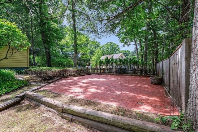 16 Cottage Park, Reading, MA 01867