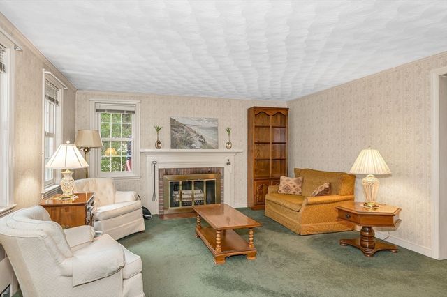 16 Cottage Park, Reading, MA 01867