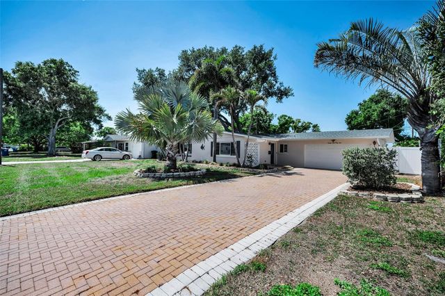 2946 53RD STREET N, St Petersburg, FL 33710